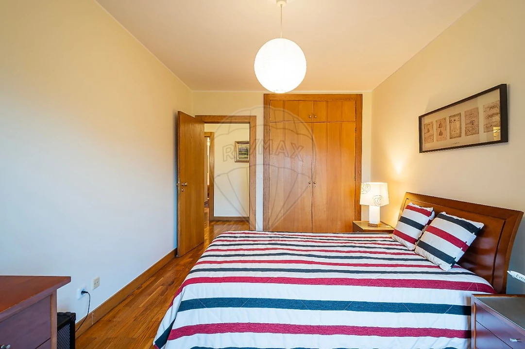 Apartamento T5 para Venda em Lumiar Foto 25