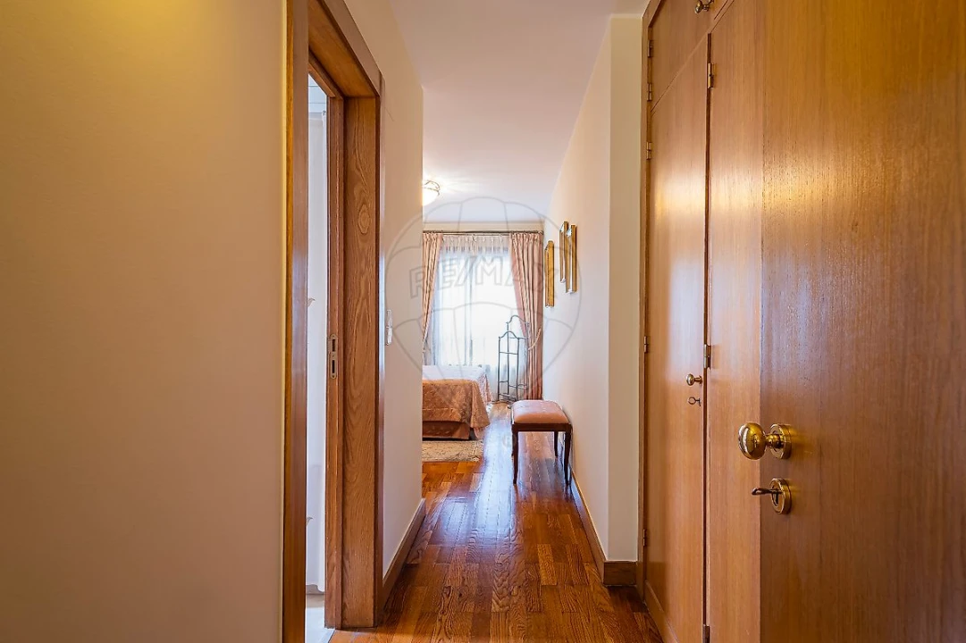 Apartamento T5 para Venda em Lumiar Foto 26