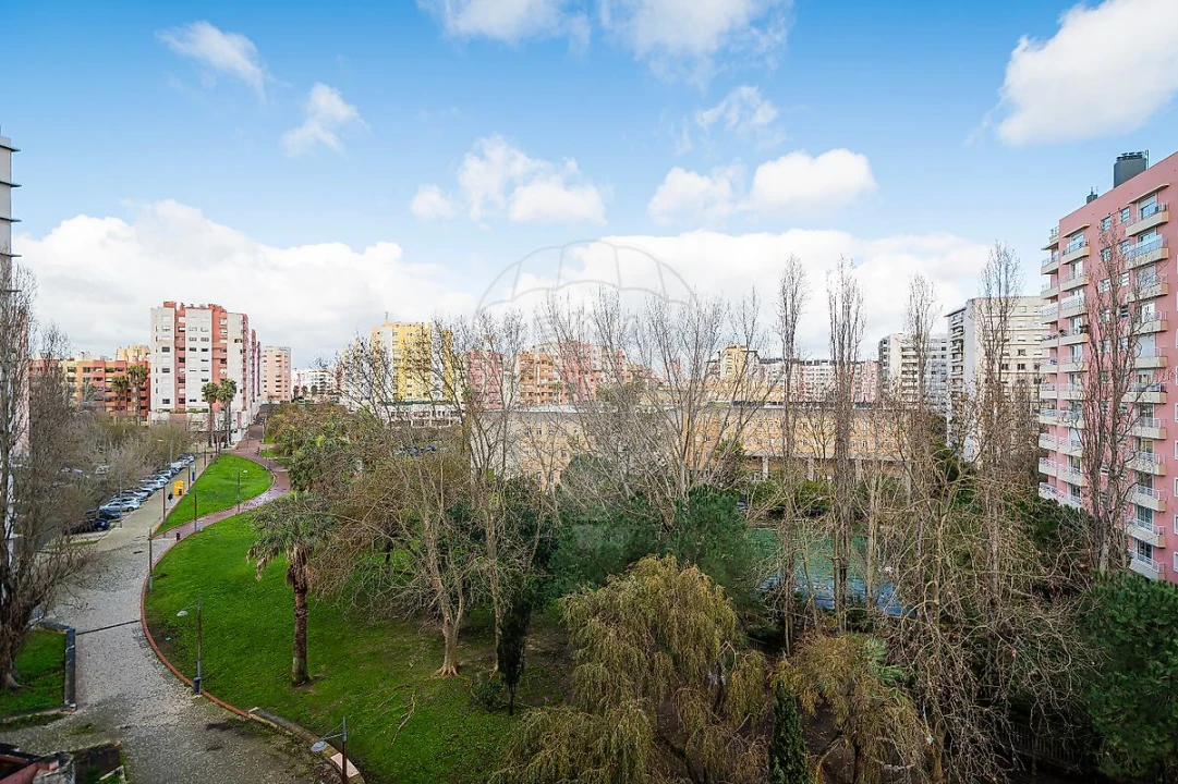 Apartamento T5 para Venda em Lumiar Foto 32