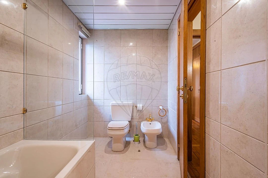 Apartamento T5 para Venda em Lumiar Foto 23