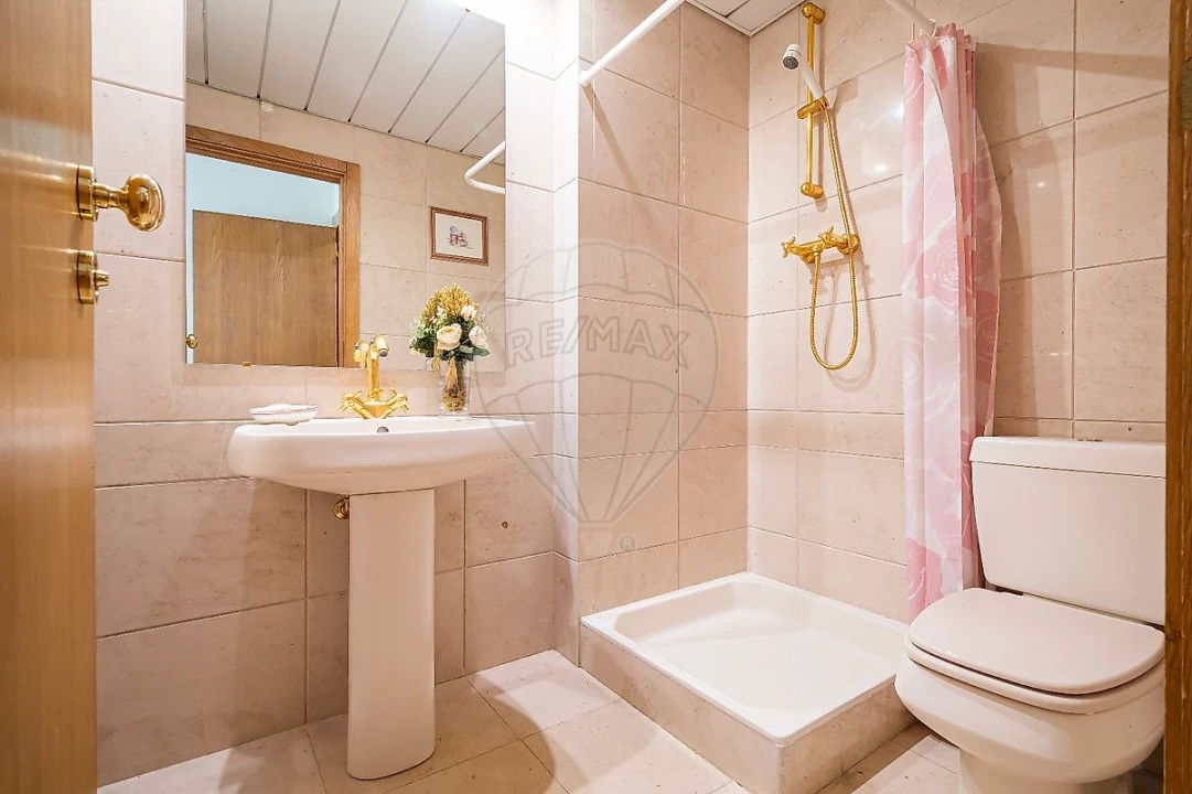 Apartamento T5 para Venda em Lumiar Foto 36