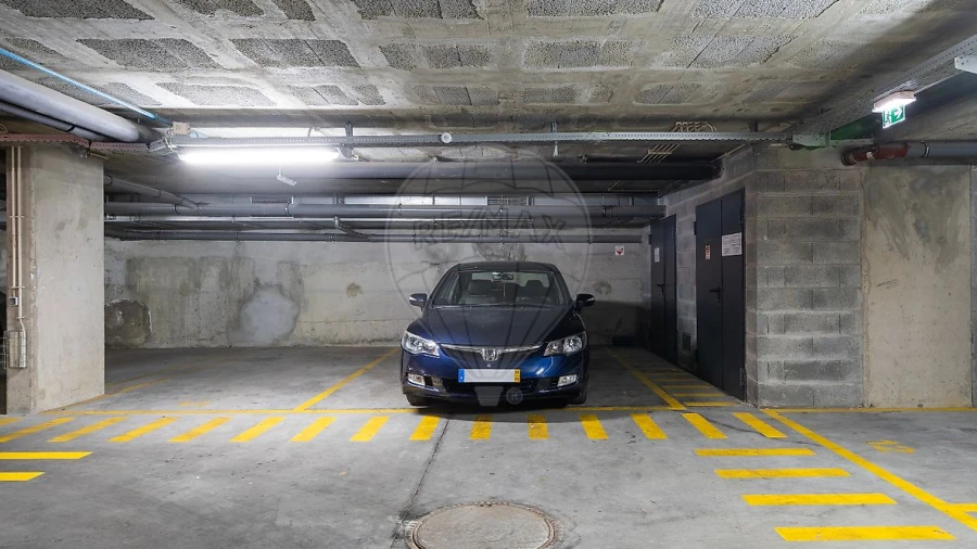 Garagem para Venda em Parque das Nações