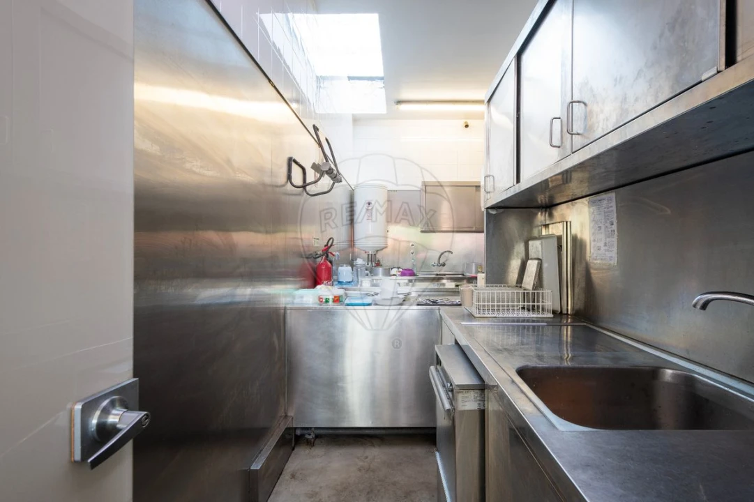 Loja para Venda em Parque das Nações Foto 10