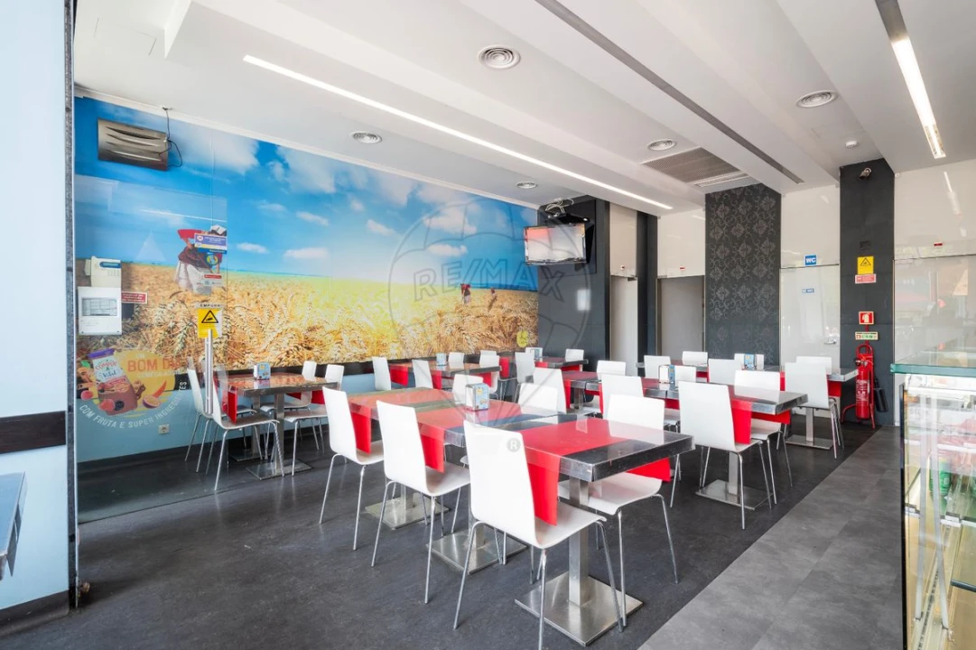 Loja para Venda em Parque das Nações Foto 5