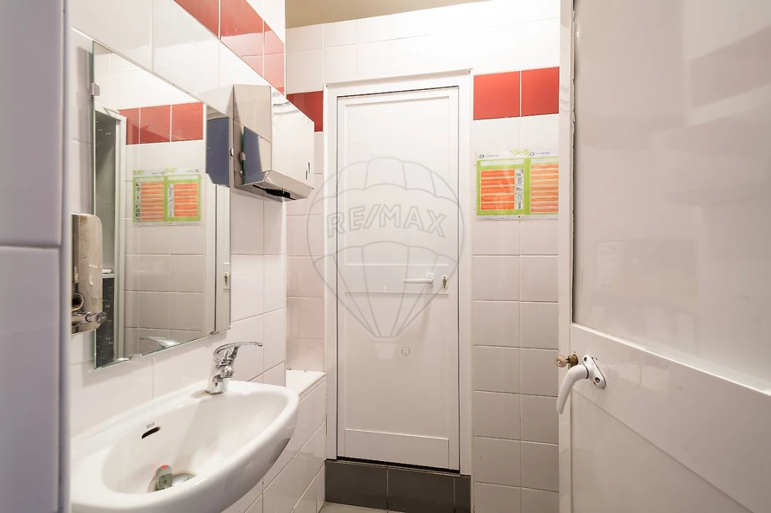 Loja para Venda em Parque das Nações Foto 18