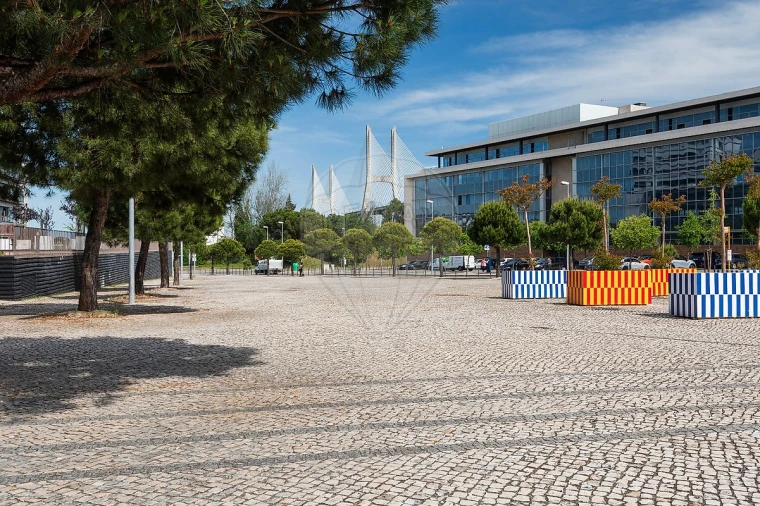 Loja para Venda em Parque das Nações Foto 24