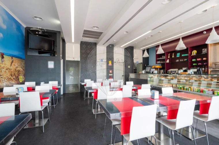 Loja para Venda em Parque das Nações Foto 4