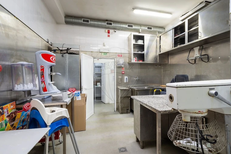 Loja para Venda em Parque das Nações Foto 12