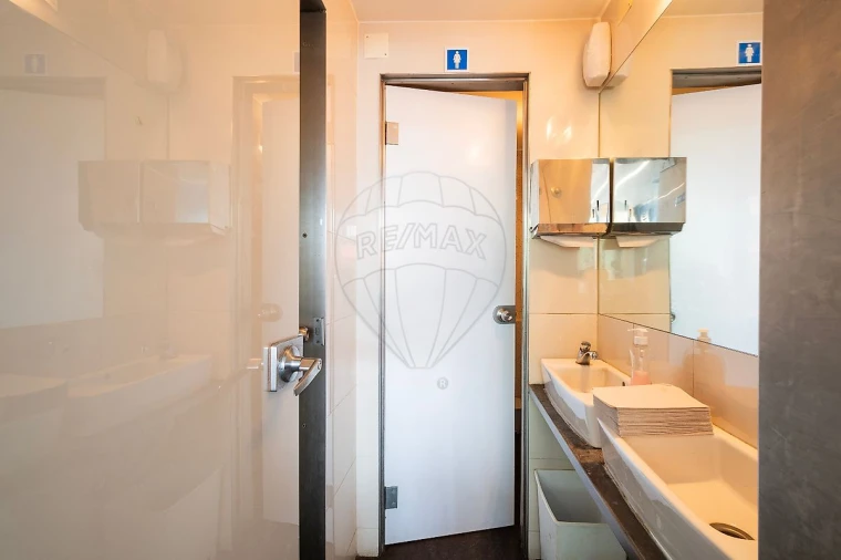 Loja para Venda em Parque das Nações Foto 16