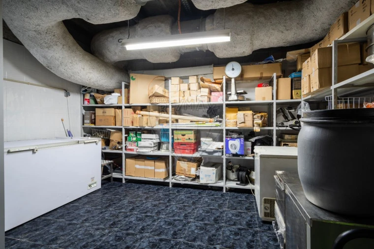 Loja para Venda em Parque das Nações Foto 22