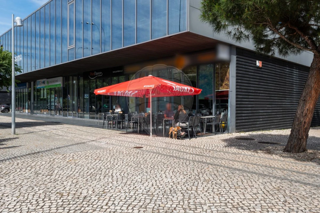 Loja para Venda em Parque das Nações Foto 3
