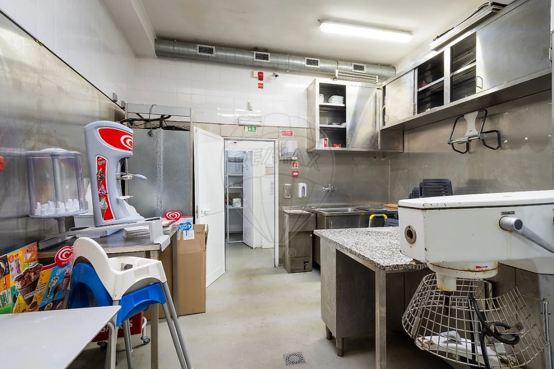 Loja para Venda em Parque das Nações Foto 12