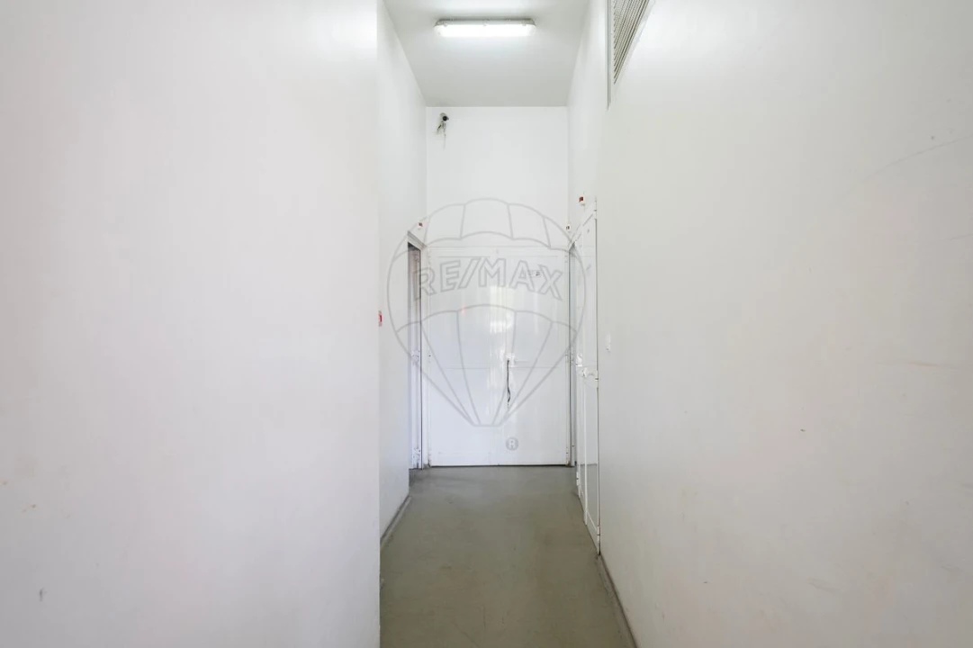 Loja para Venda em Parque das Nações Foto 19