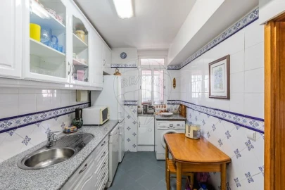 Apartamento T2 para Arrendamento em Carnide