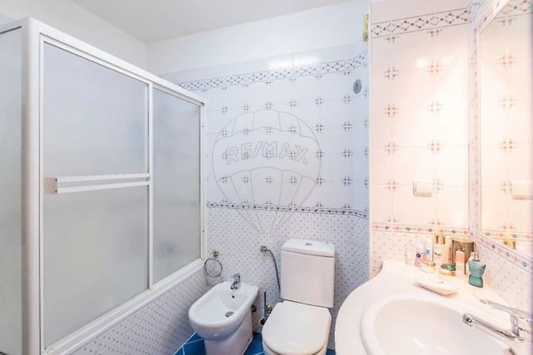 Apartamento T2 para Arrendamento em Carnide Foto 9