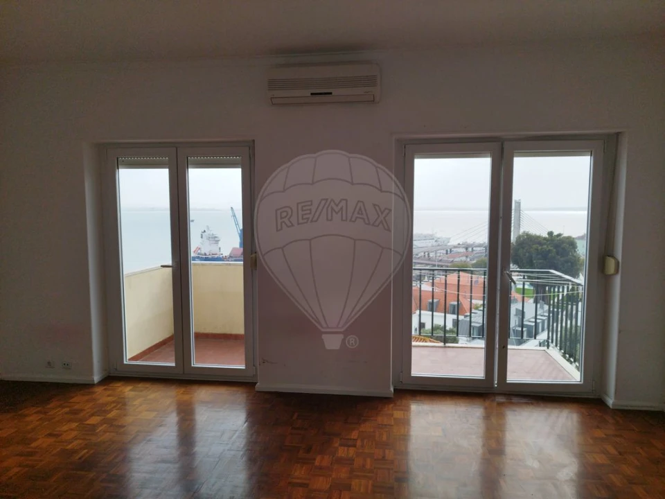 Apartamento T3 para Arrendamento em Penha de França Foto 20
