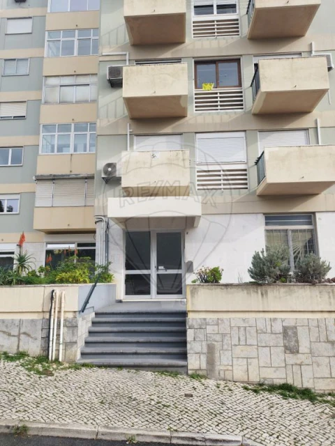 Apartamento T3 para Arrendamento em Penha de França