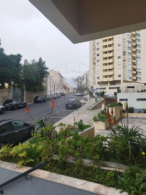 Apartamento T3 para Arrendamento em Penha de França