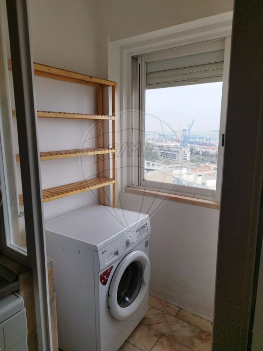 Apartamento T3 para Arrendamento em Penha de França Foto 15