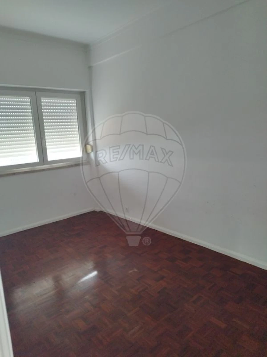 Apartamento T3 para Arrendamento em Penha de França Foto 12