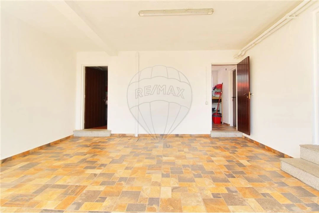 Moradia T4 para Venda em Arcozelo Foto 10