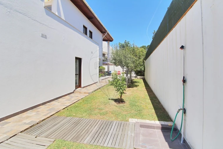 Moradia T4 para Venda em Arcozelo Foto 28