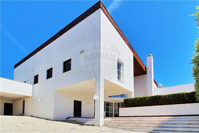 Moradia T4 para Venda em Arcozelo Foto 3