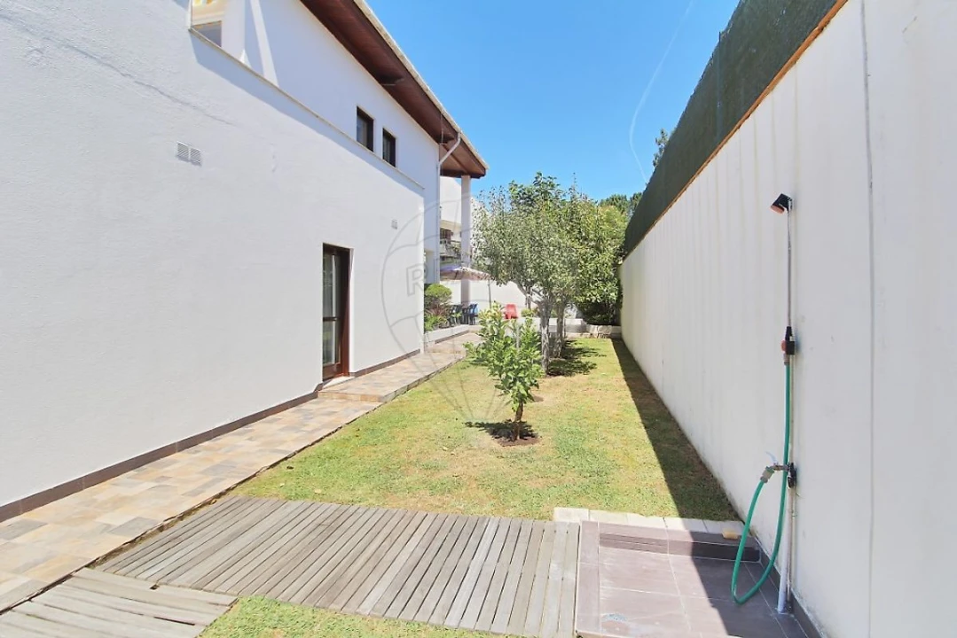 Moradia T4 para Venda em Arcozelo Foto 28