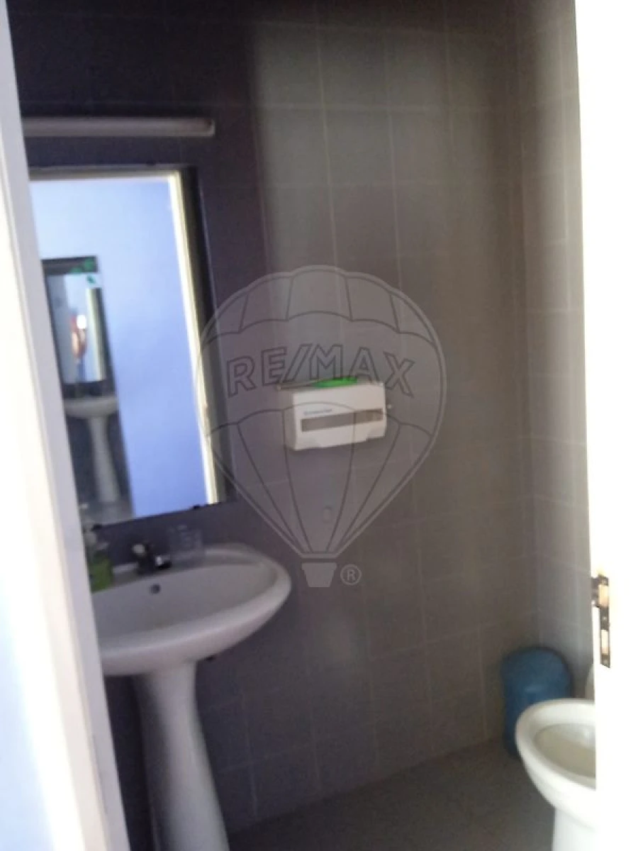 Loja para Arrendamento em Marvila, Ribeira Santarém, São Salvador, São Nicolau Foto 12