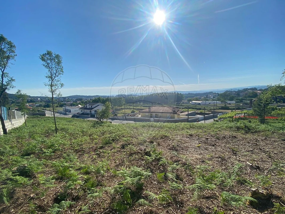 Terreno para Venda em Baltar Foto 1