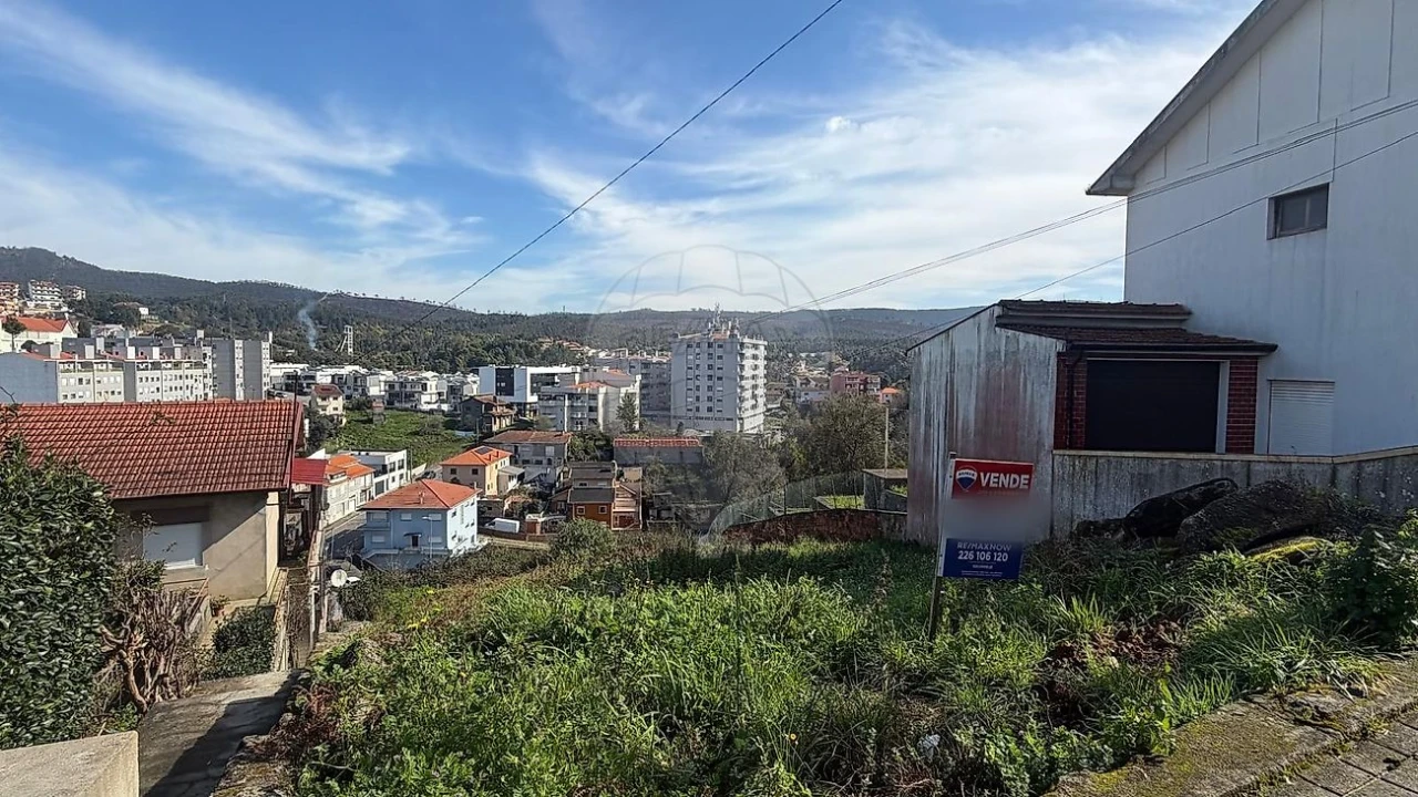 Terreno para Venda em Gondomar (São Cosme), Valbom e Jovim Foto 1