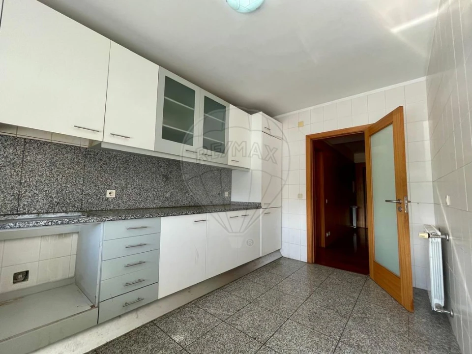 Apartamento T4 para Venda em Custóias, Leça do Balio e Guifões Foto 8