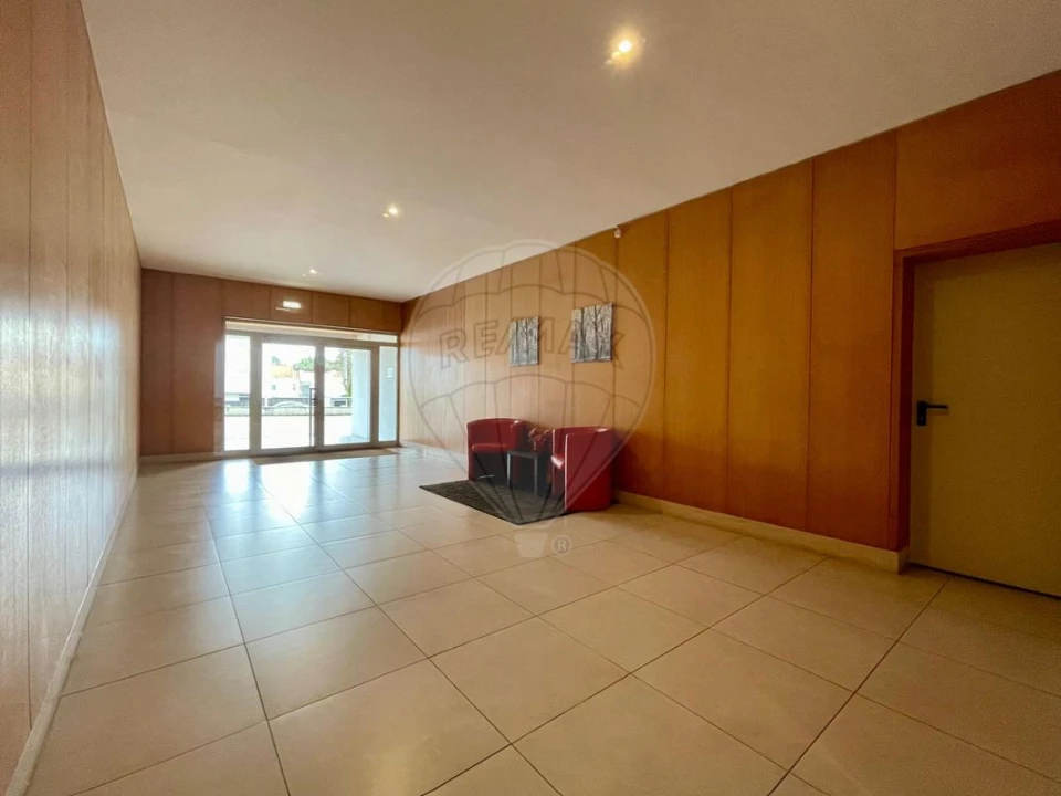 Apartamento T4 para Venda em Custóias, Leça do Balio e Guifões Foto 1