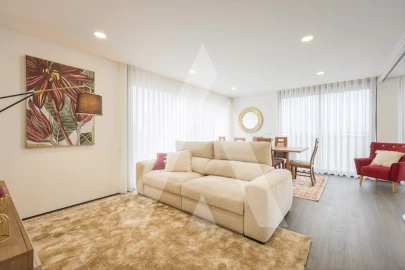 Apartamento T3 para Venda em Glória e Vera Cruz