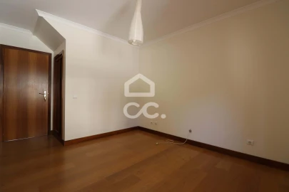 Apartamento T5 para Venda em Santo Antonio dos Olivais