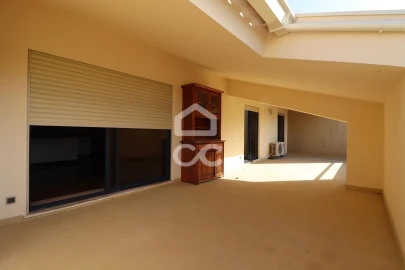 Apartamento T5 para Venda em Santo Antonio dos Olivais