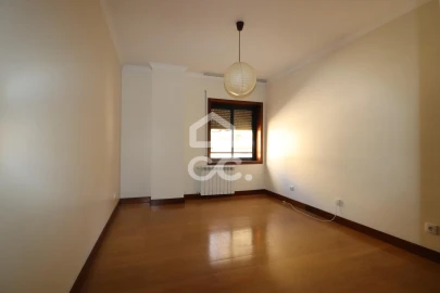 Apartamento T5 para Venda em Santo Antonio dos Olivais