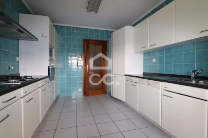 Apartamento T5 para Venda em Santo Antonio dos Olivais