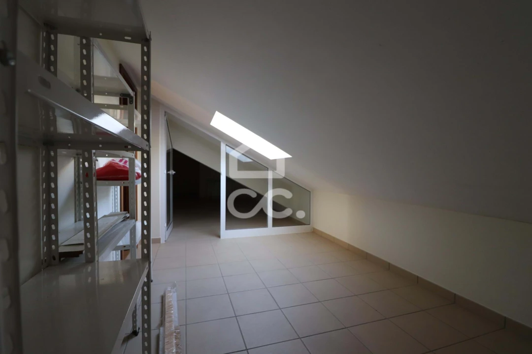 Apartamento T5 para Venda em Santo Antonio dos Olivais Foto 22