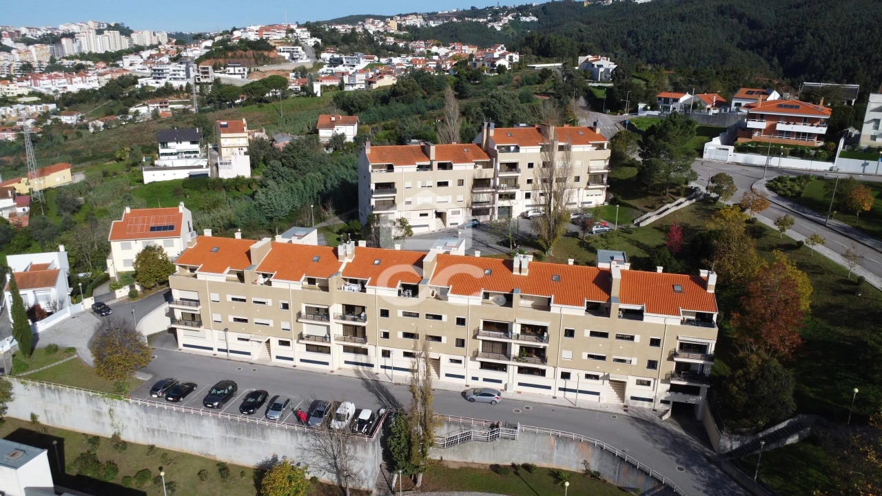 Apartamento T5 para Venda em Santo Antonio dos Olivais Foto 27