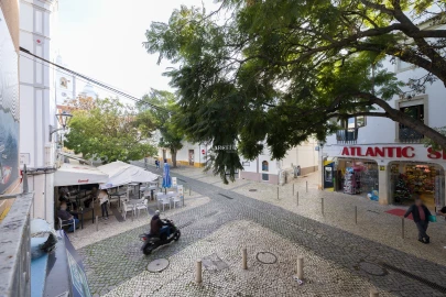 Negócio para Venda em Lagos (São Sebastião e Santa Maria)