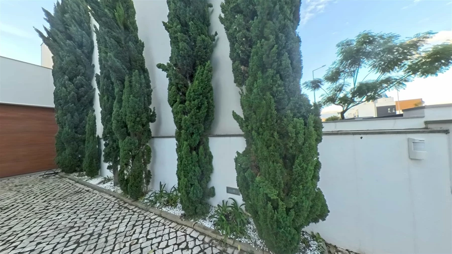 Moradia T6 para Venda em Quelfes Foto 15