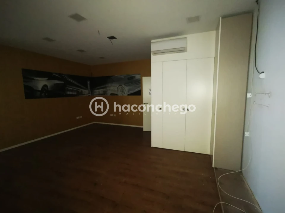 Negócio para Venda em Manhente Foto 18