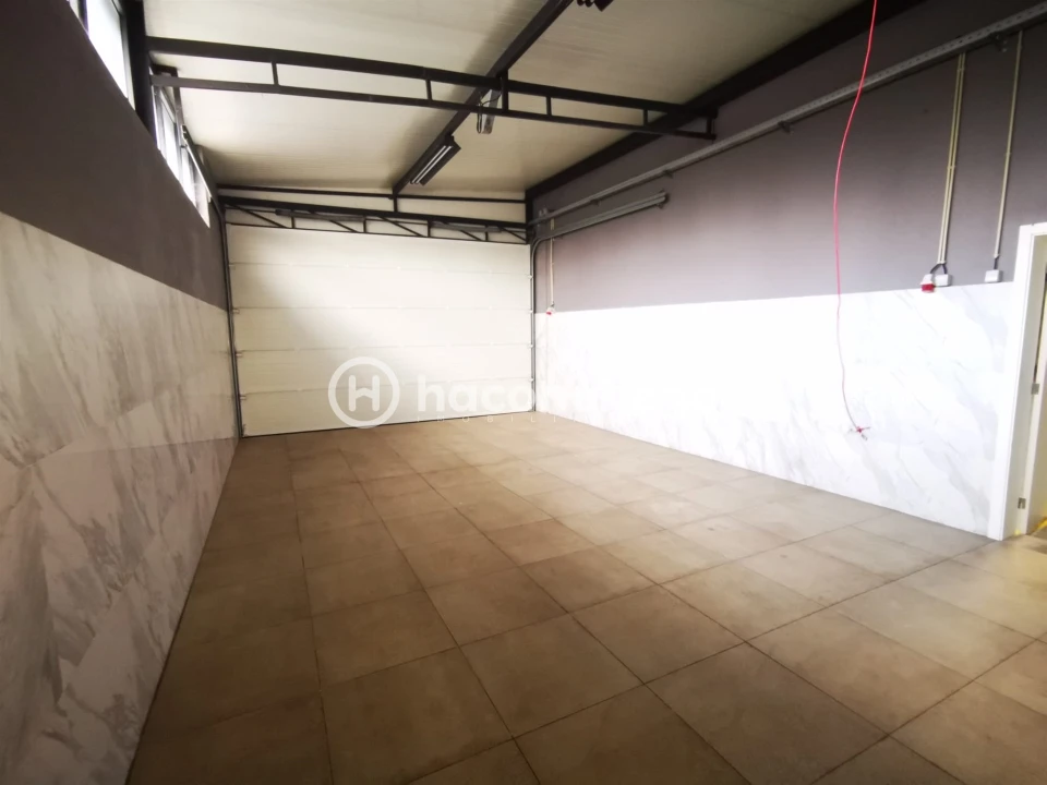 Negócio para Venda em Manhente Foto 13