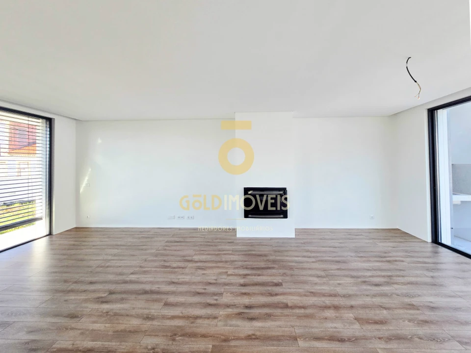 Moradia T0 para Venda em Nogueira do Cravo e Pindelo Foto 7