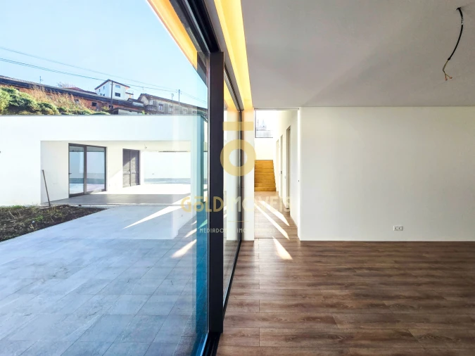 Moradia T0 para Venda em Nogueira do Cravo e Pindelo Foto 8