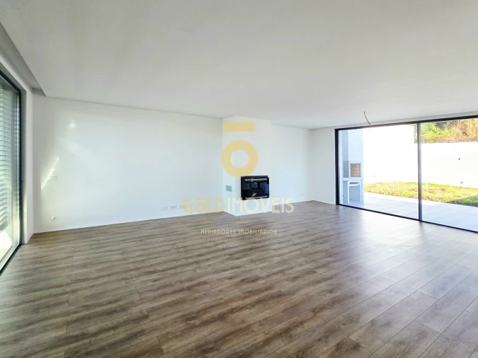 Moradia T0 para Venda em Nogueira do Cravo e Pindelo Foto 6