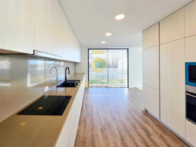 Moradia T0 para Venda em Nogueira do Cravo e Pindelo Foto 1