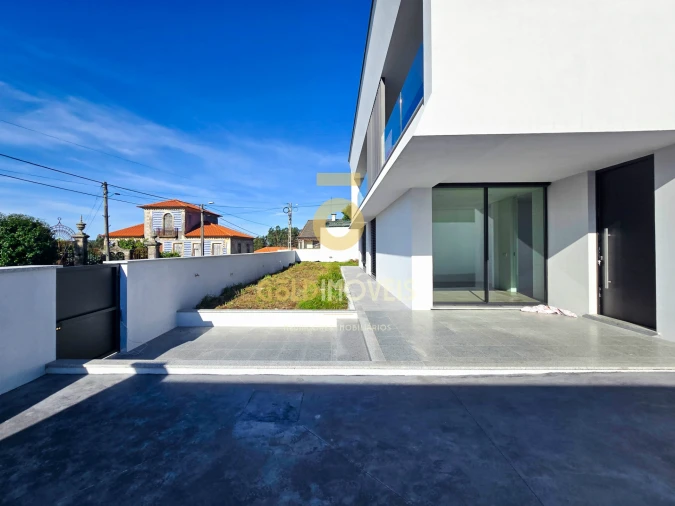 Moradia T0 para Venda em Nogueira do Cravo e Pindelo Foto 30