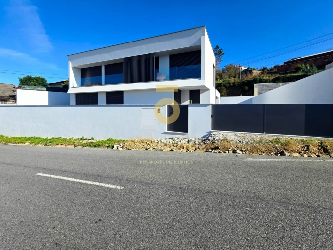 Moradia T0 para Venda em Nogueira do Cravo e Pindelo Foto 34